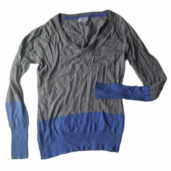 JCP V NECK BLUE/GRAY SWEATER - S - Picture 1 of 8